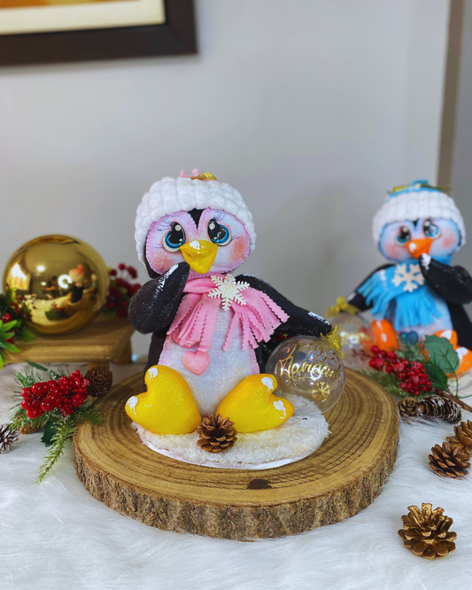 Pinguina Rosada con Esfera