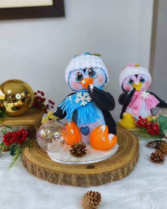Pinguino celeste con esfera